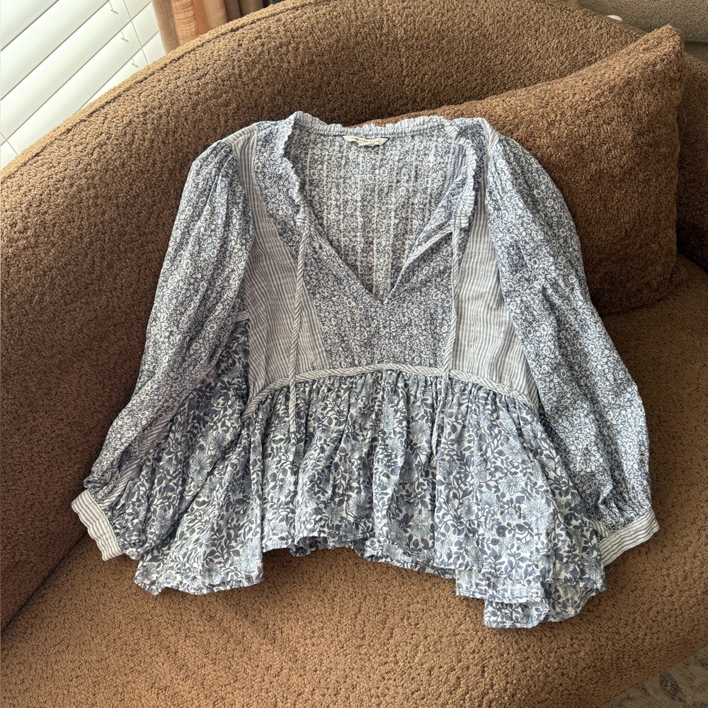 American Eagle Floral Peasant Top